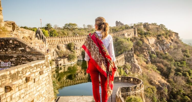 Best Clothes to Pack When You Plan Trip To India