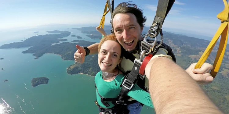 Skydiving for couple